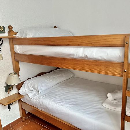 Hostal Nomadas By Gloove Villalba de la Sierra Zewnętrze zdjęcie