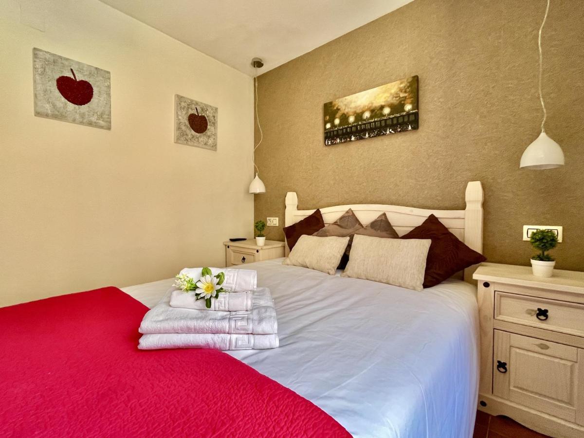 Hostal Nomadas By Gloove Villalba de la Sierra Zewnętrze zdjęcie