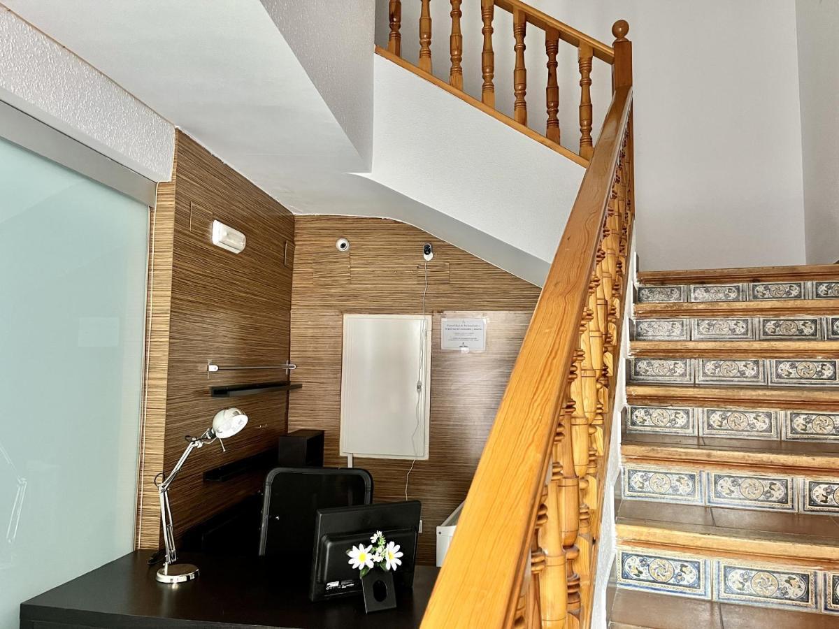 Hostal Nomadas By Gloove Villalba de la Sierra Zewnętrze zdjęcie