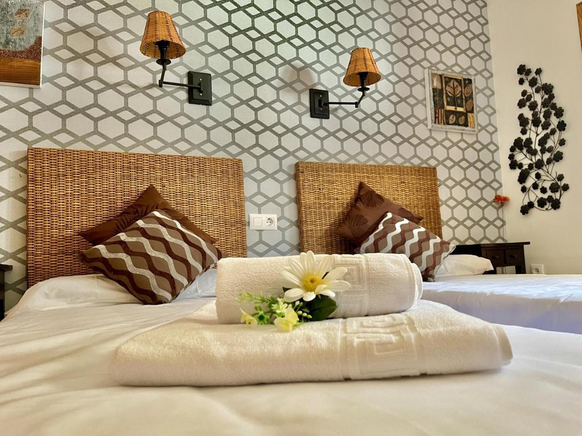 Hostal Nomadas By Gloove Villalba de la Sierra Zewnętrze zdjęcie