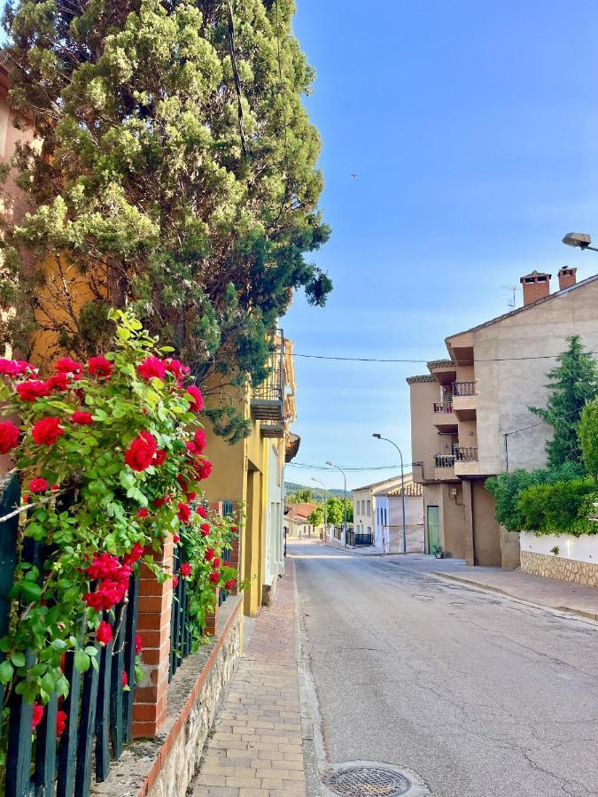 Hostal Nomadas By Gloove Villalba de la Sierra Zewnętrze zdjęcie