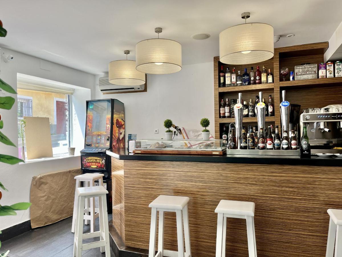Hostal Nomadas By Gloove Villalba de la Sierra Zewnętrze zdjęcie