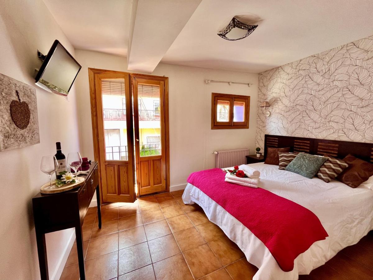 Hostal Nomadas By Gloove Villalba de la Sierra Zewnętrze zdjęcie