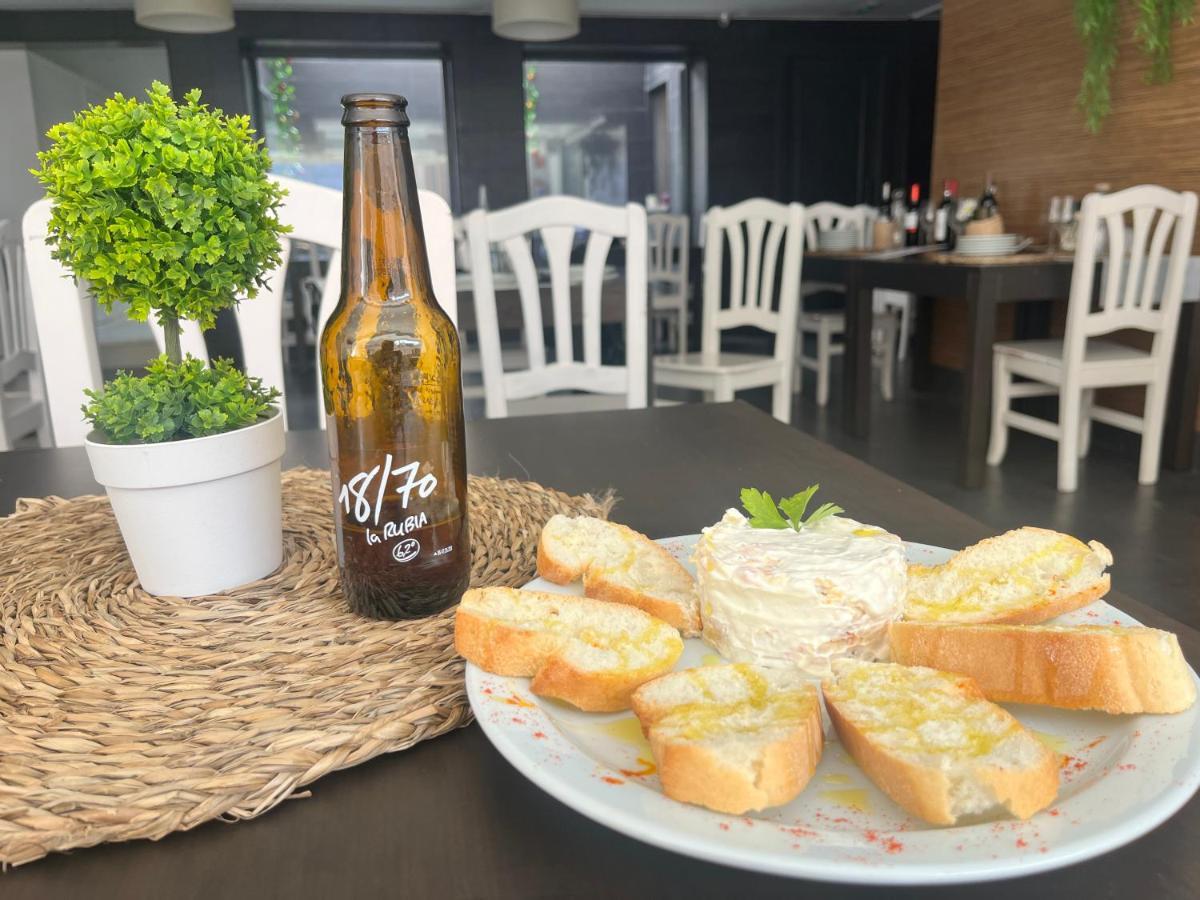 Hostal Nomadas By Gloove Villalba de la Sierra Zewnętrze zdjęcie