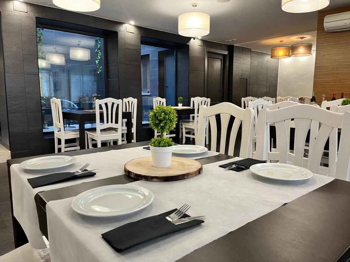 Hostal Nomadas By Gloove Villalba de la Sierra Zewnętrze zdjęcie