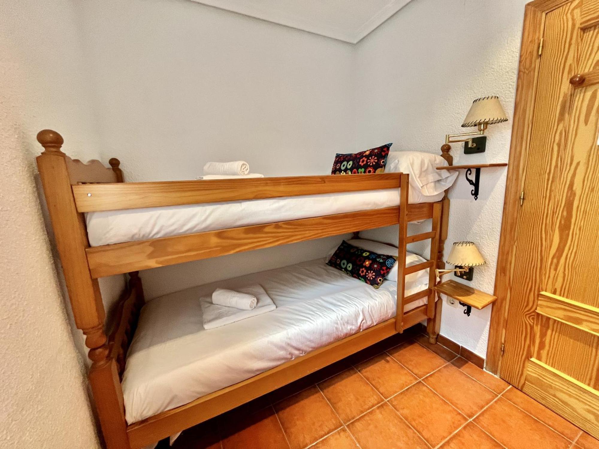 Hostal Nomadas By Gloove Villalba de la Sierra Zewnętrze zdjęcie