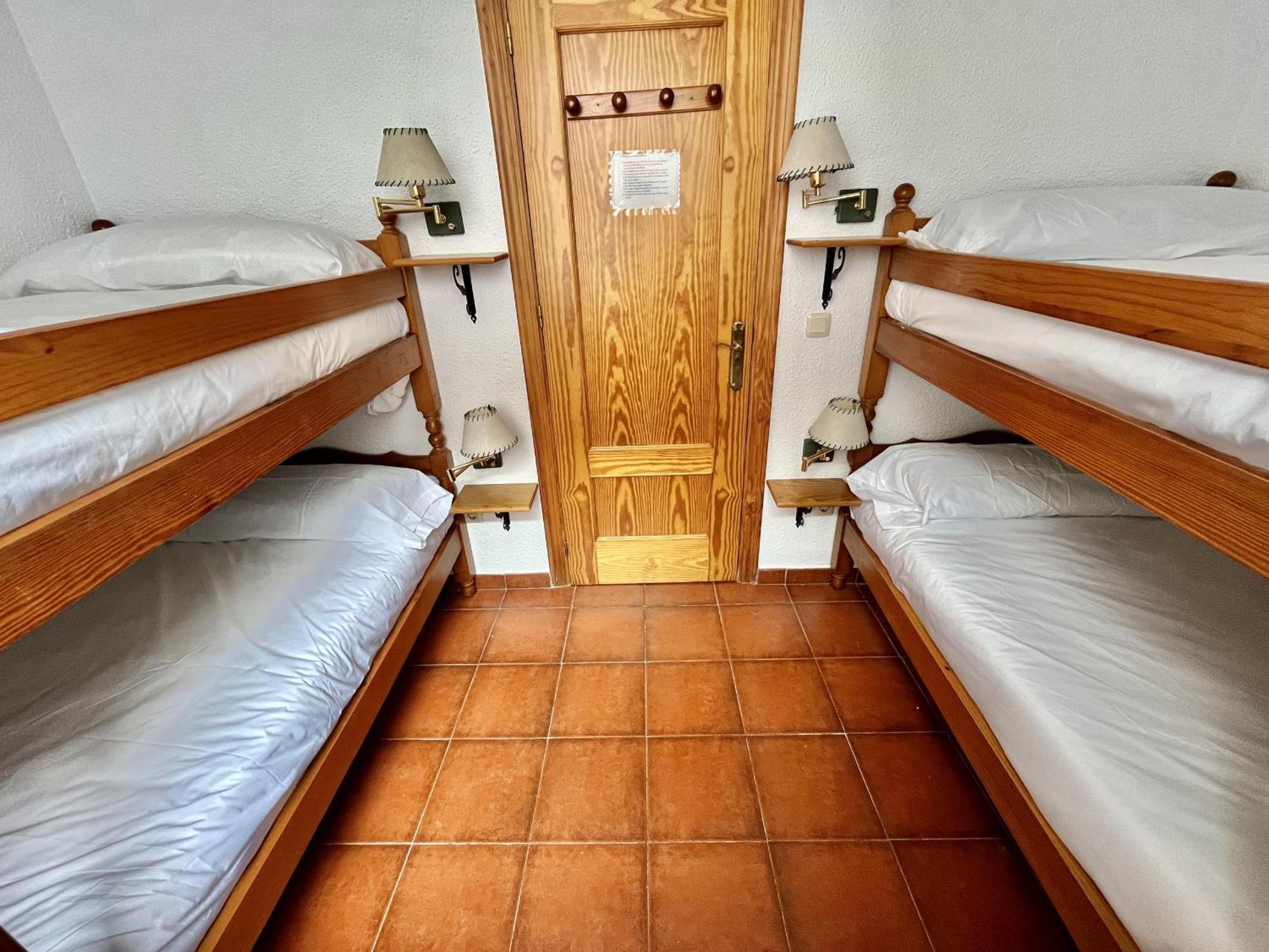 Hostal Nomadas By Gloove Villalba de la Sierra Zewnętrze zdjęcie